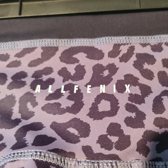 NWT All Fenix Avery grey black cheetah print athletic 7/8 leggings - SMALL - Picture 3 of 6